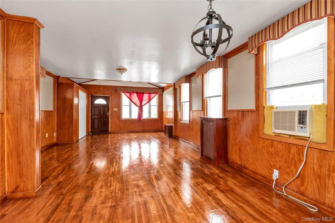House in New York, New York, United States 3 - 18989342
