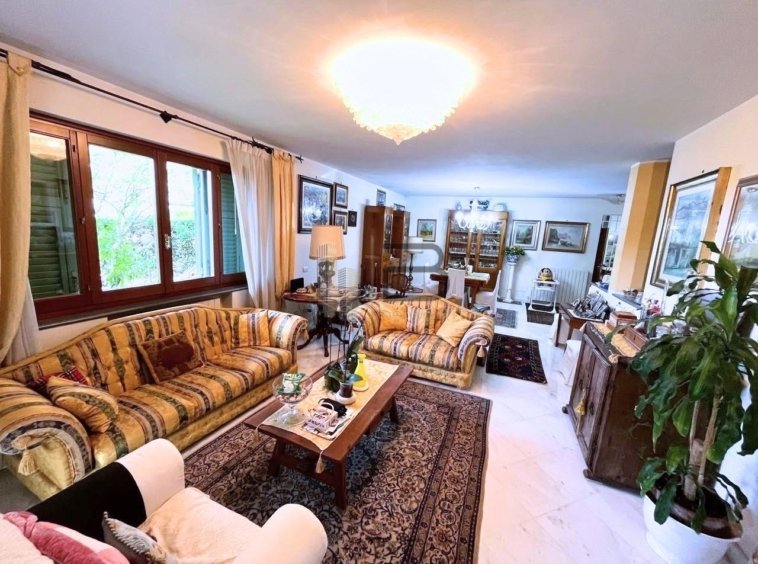 Villa in Centro, Marina di Carrara, Tuscany 1 - 18987959