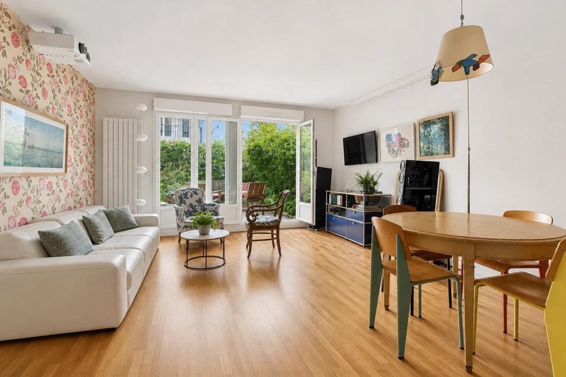 Apartment in Grange Aux Belles-Terrage, Paris 10e Arrondissement, Paris 1 - 18989509
