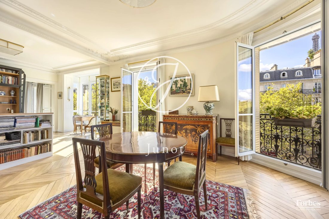 Apartment in Gros Caillou, Paris 7e Arrondissement, Paris 1 - 18989757