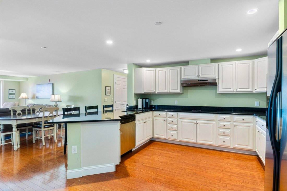 Condo in Old Orchard Beach, Maine, United States 5 - 18988897