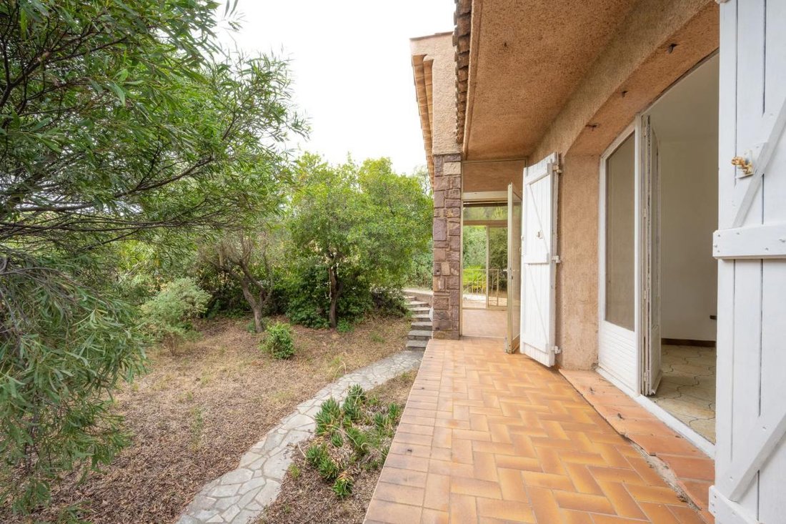 House in Frejus, Provence-Alpes-Côte d'Azur, France 4 - 18989579