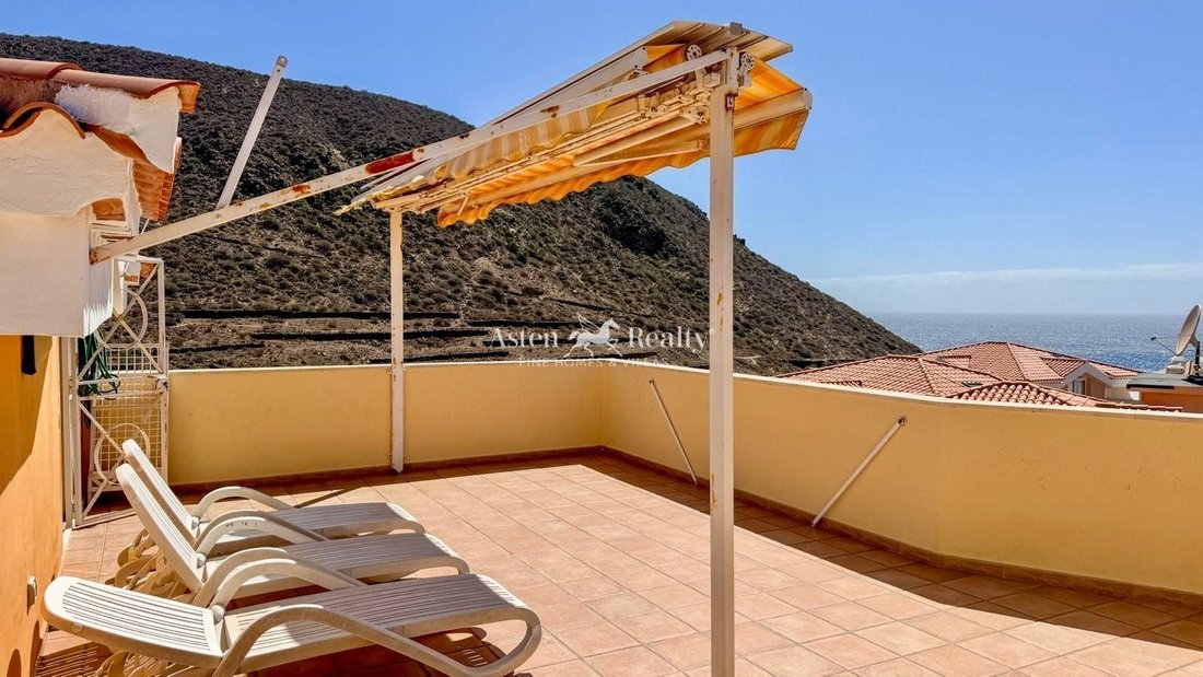 Penthouse in Los Cristianos, Canary Islands, Spain 1 - 18989245