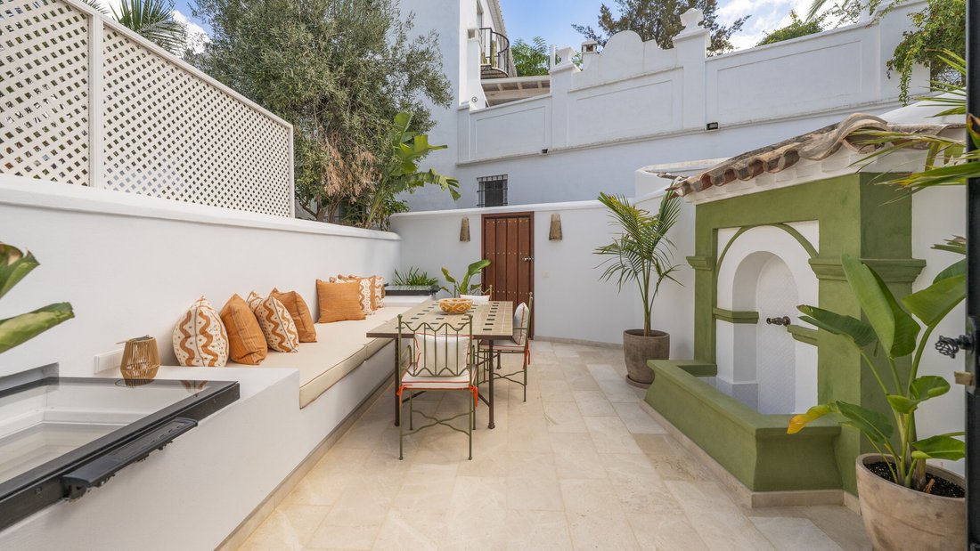 Townhouse in Golden Mile, Andalusia, Spain 2 - 18989152