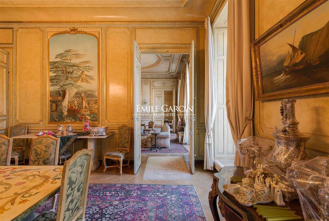 Apartment in Saint Philippe du Roule, Paris 8e Arrondissement, Paris 3 - 18989830