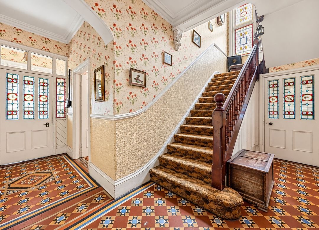 House in Bishops Cleeve, Tewkesbury, England 5 - 18987898
