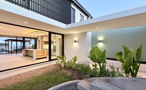 House in Sheffield Beach, KwaZulu-Natal, South Africa 1