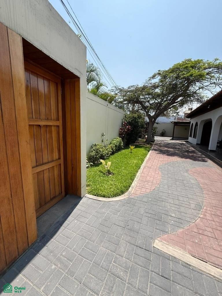 House in San Juan de Miraflores, Metropolitan Municipality of Lima, Peru 1 - 18987555