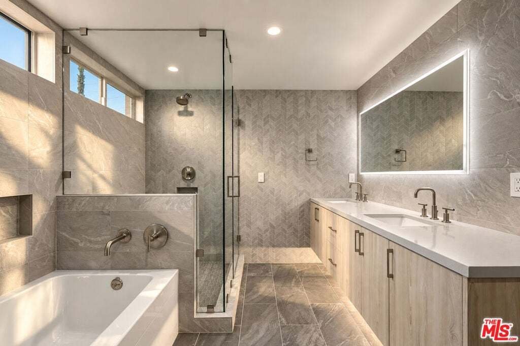 Condo in Los Angeles, California, United States 5 - 18989548