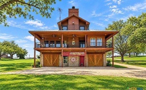 House in Kingsbury, Texas, United States 1