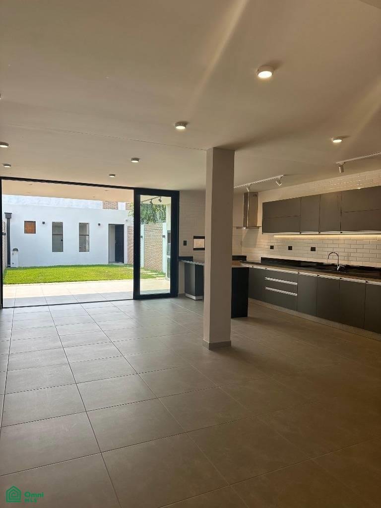 Condo in Luque, Central Department, Paraguay 5 - 17821839