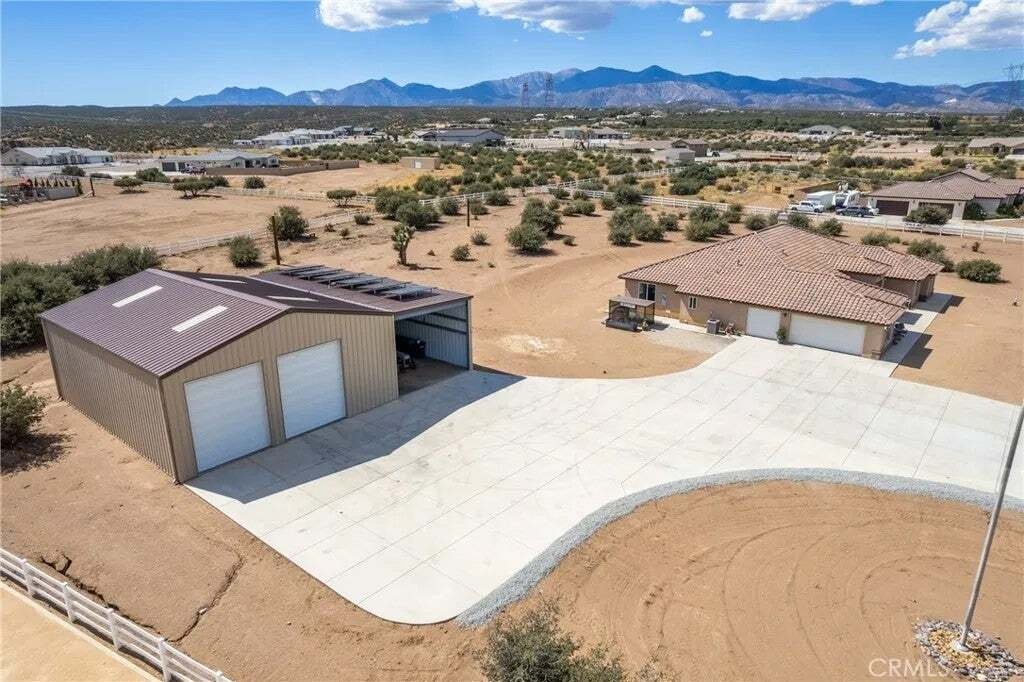 House in Phelan, California, United States 2 - 18989018