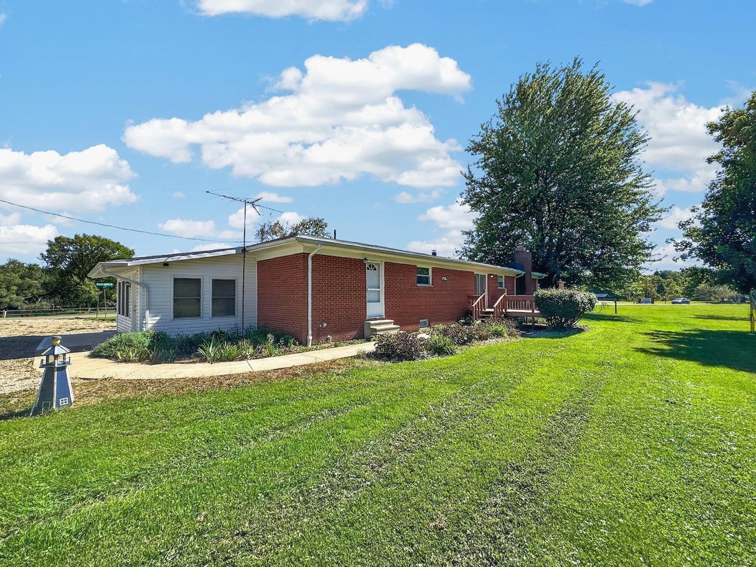 House in Centerburg, Ohio, United States 3 - 18988220