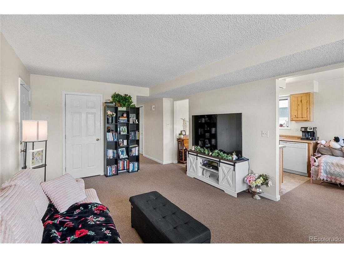 Longmont, Colorado, United States 4 - 18987724