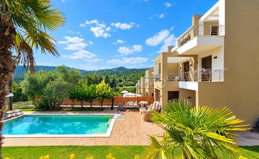 Villa in Pallini Municipal Unit, Macedonia and Thrace, Greece 1