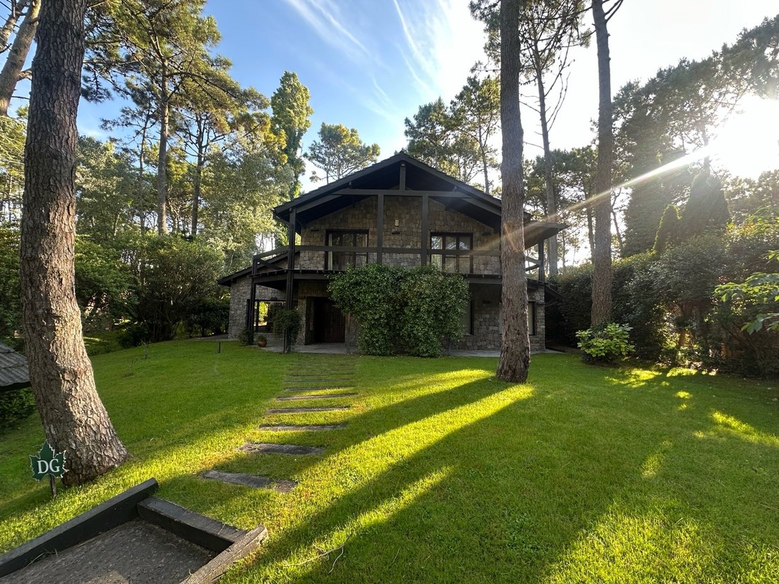 House in Cariló, Buenos Aires Province, Argentina 1 - 18987452