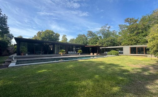 House in Ituzaingó, Buenos Aires Province, Argentina 1