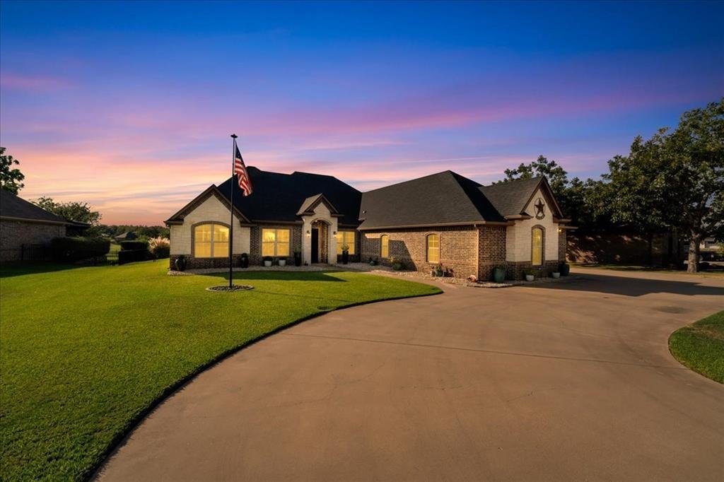 House in Granbury, Texas, United States 1 - 18988628