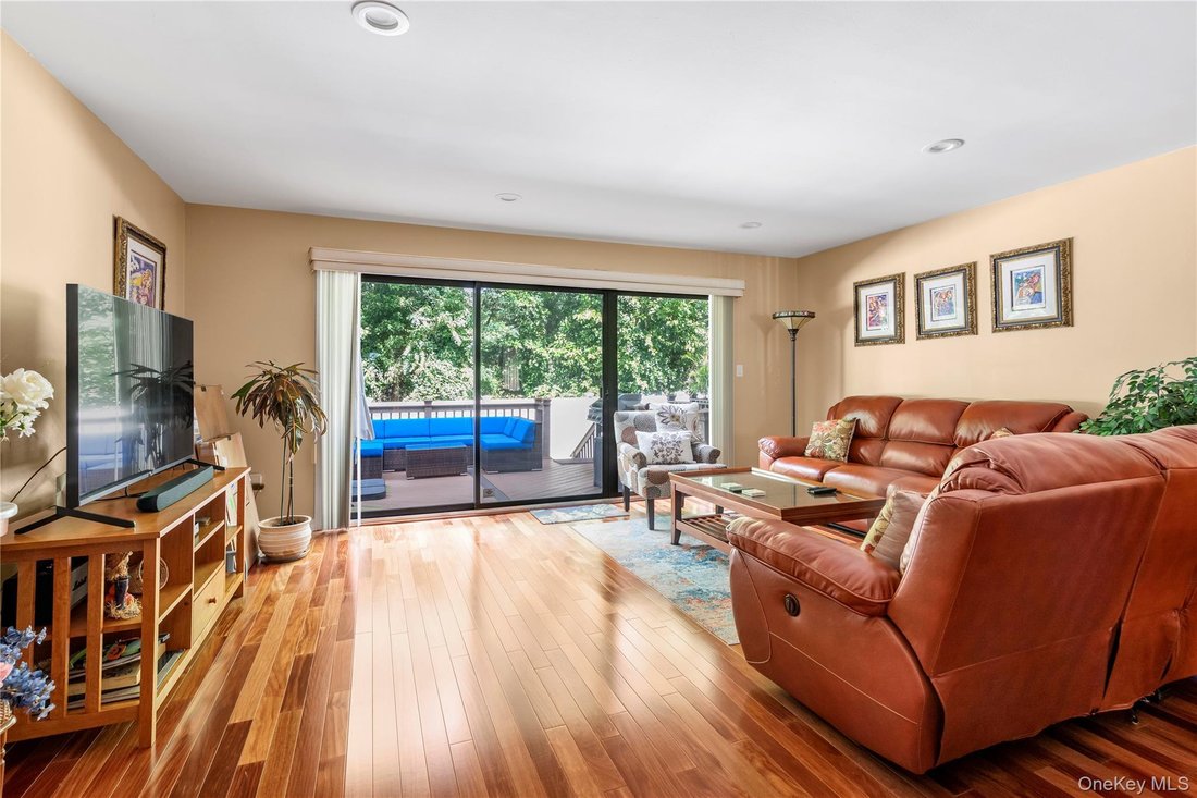 Condo in Merrick, New York, United States 4 - 18989278