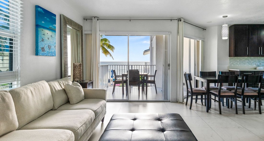 Apartment in Grand Cayman, Cayman Islands 2 - 18989236