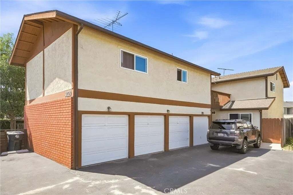 Costa Mesa, California, United States 5 - 18988974