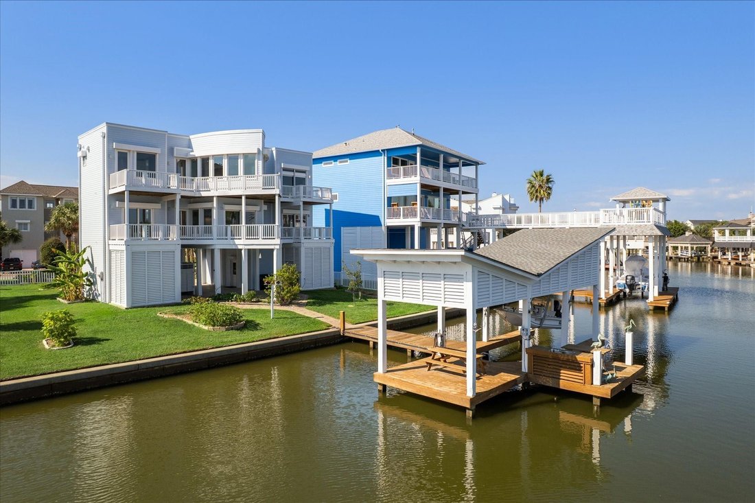 House in Galveston, Texas, United States 1 - 18989077