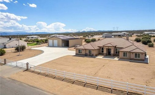House in Phelan, California, United States 1