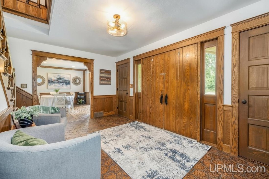 House in Iron Mountain, Michigan, United States 2 - 18988939
