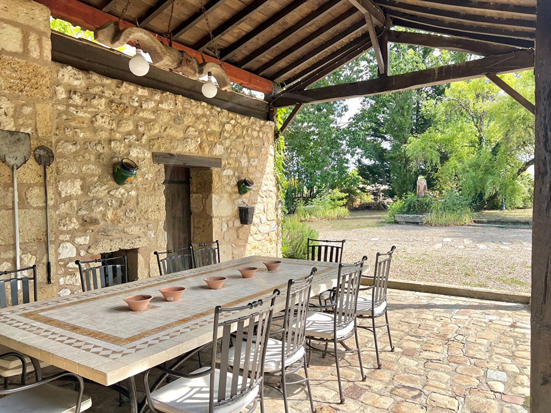 Villa in Gensac, Nouvelle-Aquitaine, France 3 - 18989459