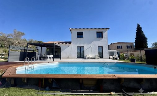 Villa in Les Rayols-Saint Lazare-Les Bousquets, Cuers, France 1
