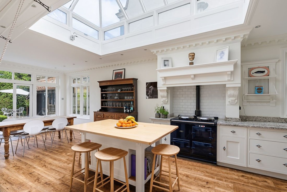 House in Laleham, Staines, England 3 - 18987817