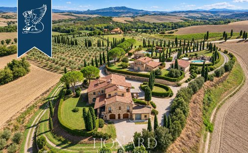 Villa in Lajatico, Tuscany, Italy 1
