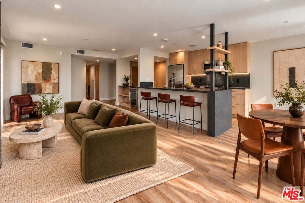 Condo in Los Angeles, California, United States 2 - 18989548