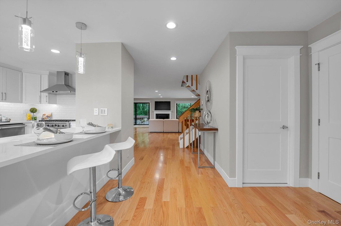 Condo in Port Washington, New York, United States 2 - 18989301