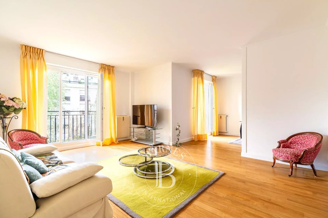 Apartment in Saint James-Delabordère, Neuilly-sur-Seine, France 1 - 18989638