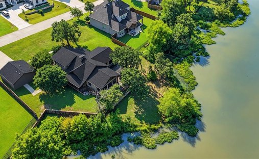 House in Hickory Creek, Texas, United States 1