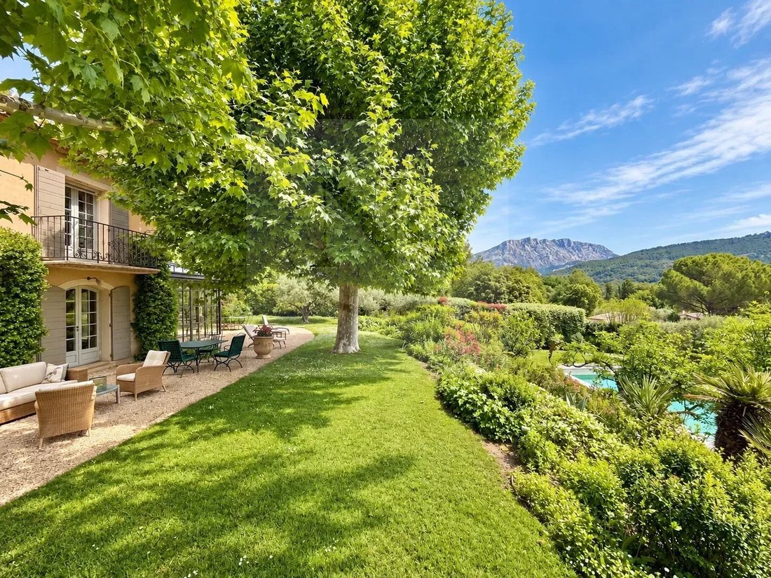 Estate in Le Tholonet, Provence-Alpes-Côte d'Azur, France 1 - 17881502