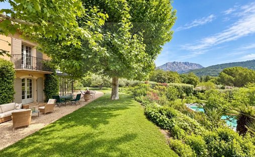 Estate in Le Tholonet, Provence-Alpes-Côte d'Azur, France 1