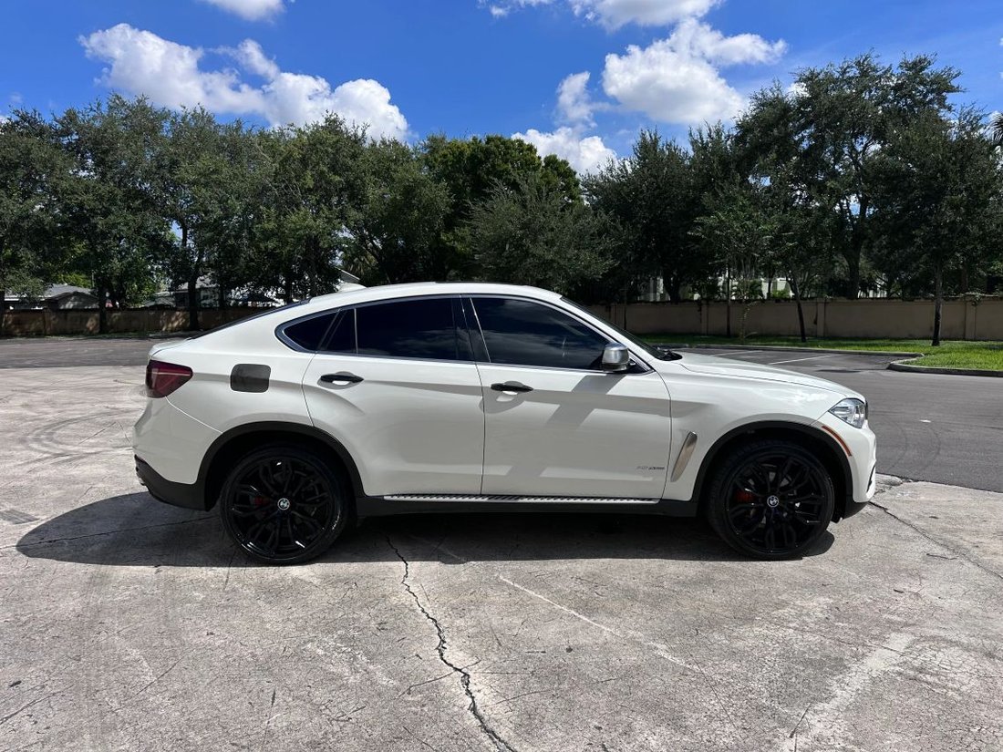 Suv in Hollywood, FL, United States 4 - 18990157