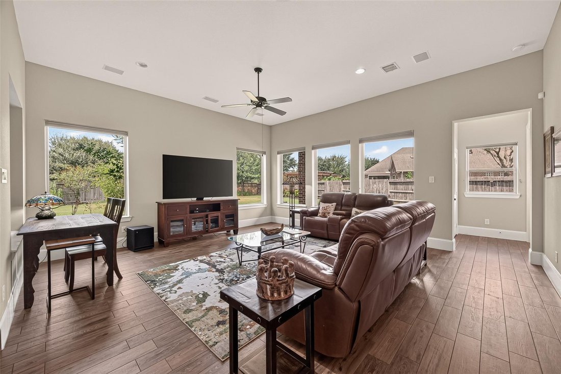 House in Katy, Texas, United States 5 - 18989033