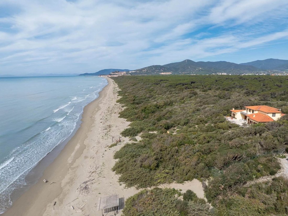 Villa in Castle of Castiglione, Castiglione della Pescaia, Tuscany 3 - 15059443