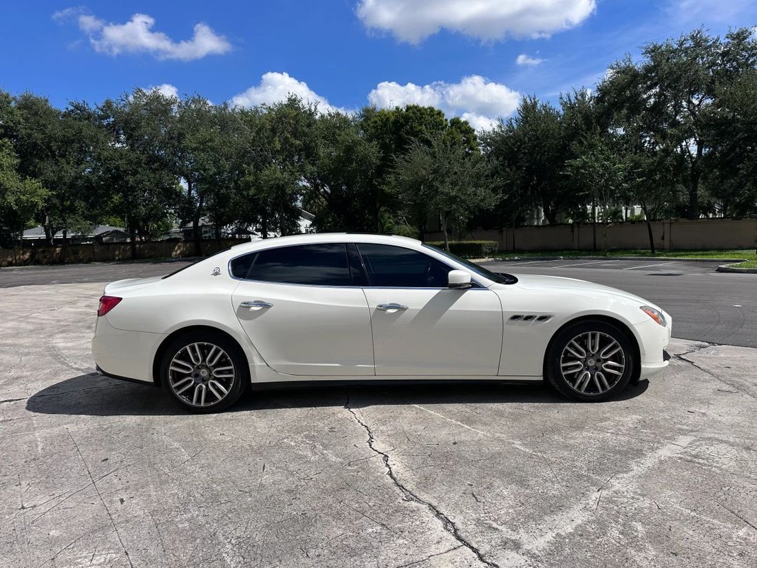 Sedan in Hollywood, FL, United States 4 - 18990134