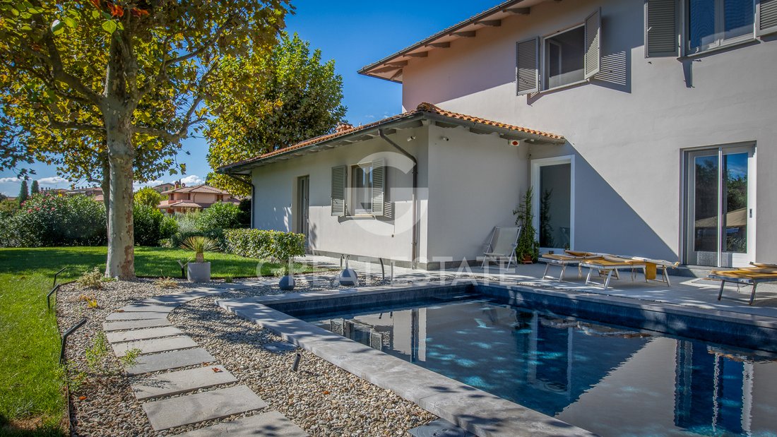 Villa in Castiglione del Lago, Umbria, Italy 1 - 18988712