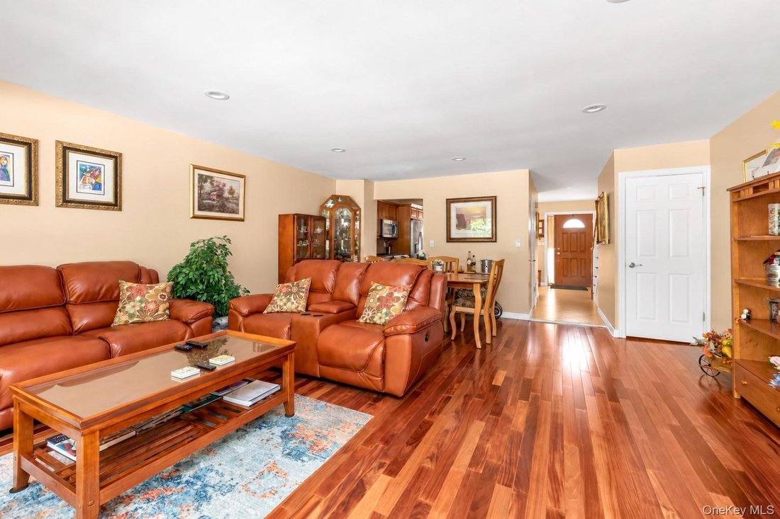 Condo in Merrick, New York, United States 3 - 18989278