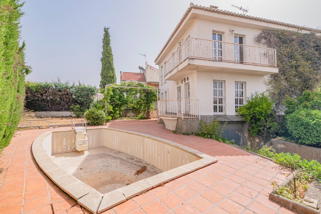 Villa in Huetor Vega, Andalusia, Spain 2 - 18988125