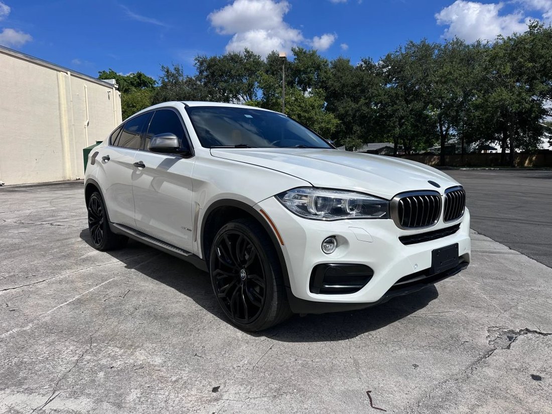 Suv in Hollywood, FL, United States 3 - 18990157
