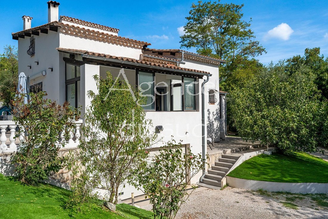 House in Saint-Zacharie, Provence-Alpes-Côte d'Azur, France 1 - 18989424