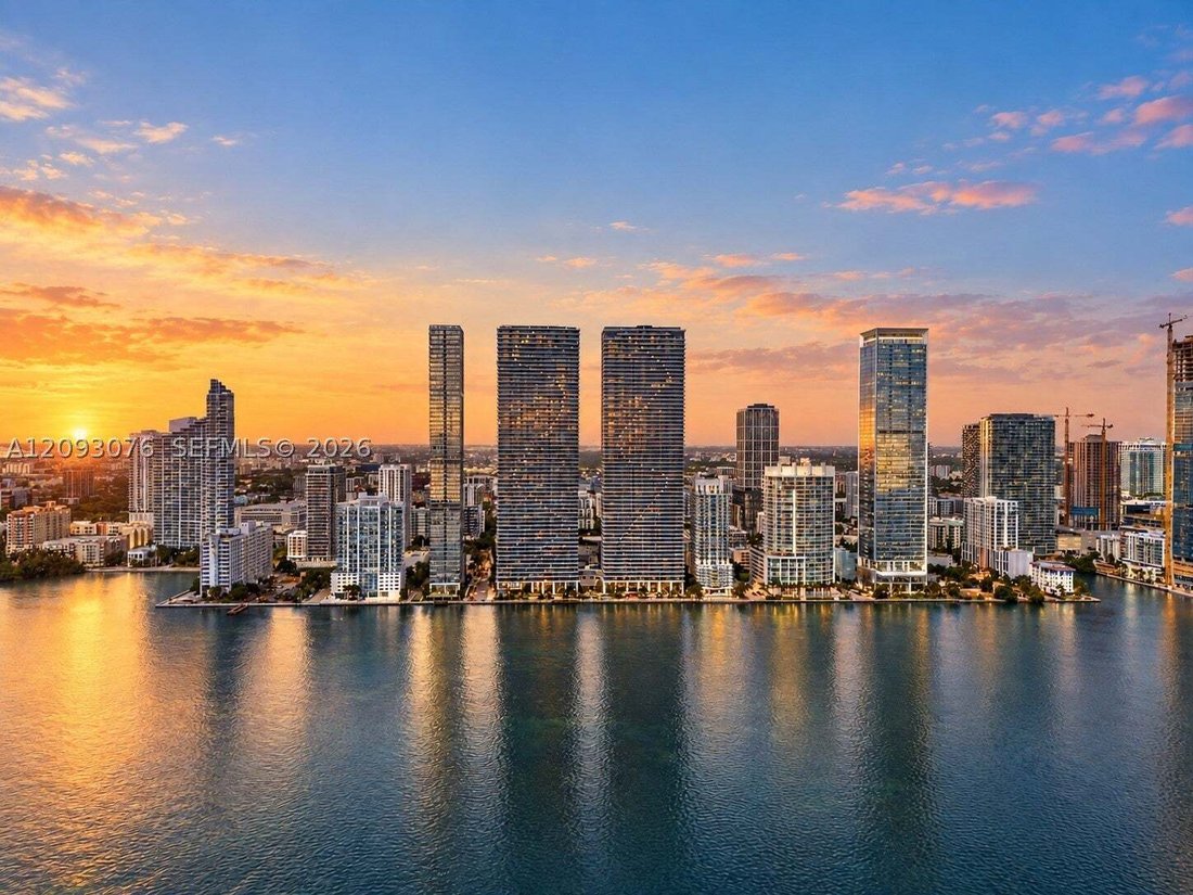Condo in Miami, Florida, United States 1 - 18988302