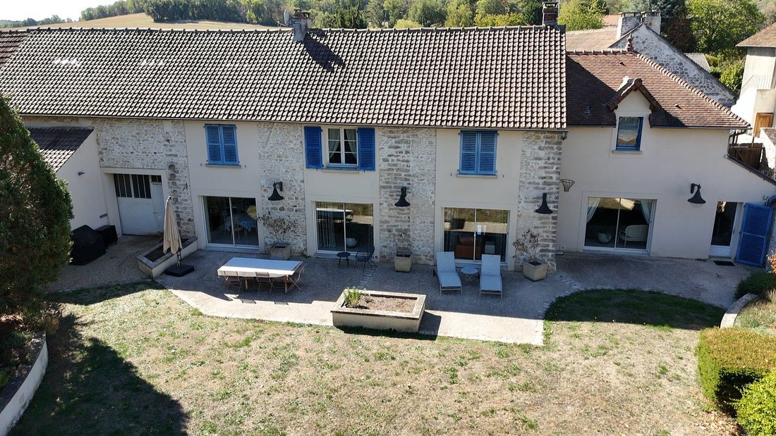 Estate in Milly-la-Forêt, Ile-de-France, France 1 - 17505463