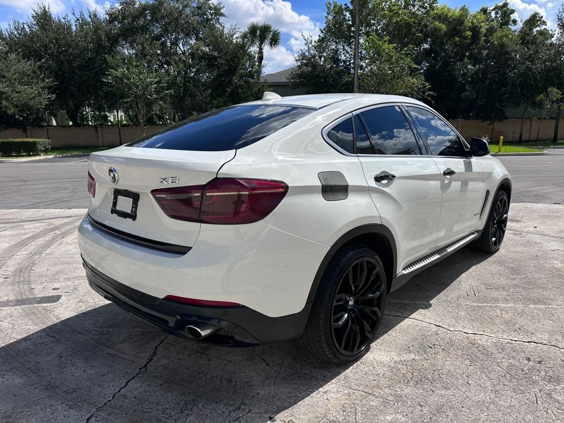 Suv in Hollywood, FL, United States 5 - 18990157